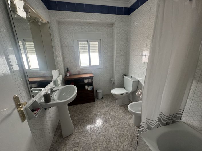 Image No.23-5 Bed Townhouse for sale