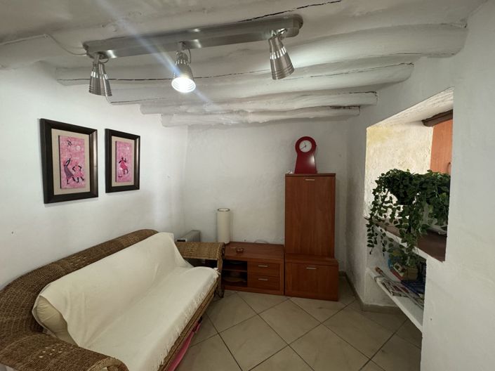 Image No.20-3 Bed Townhouse for sale