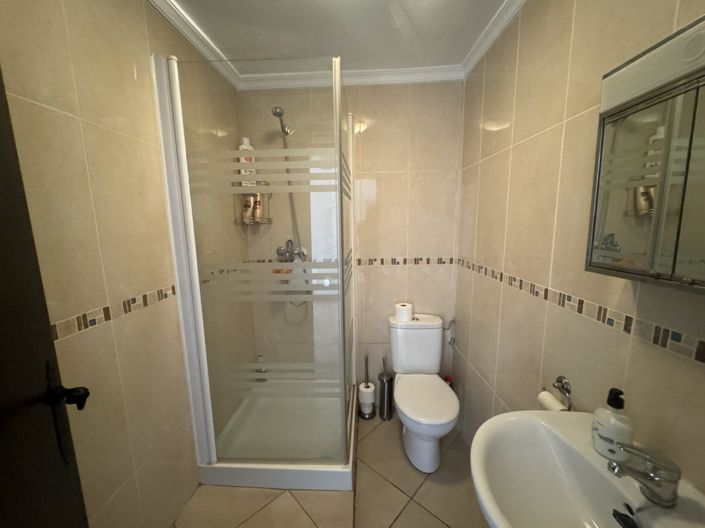 Image No.18-3 Bed Townhouse for sale