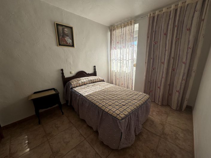 Image No.12-4 Bed Townhouse for sale