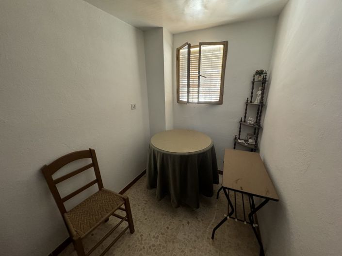 Image No.19-3 Bed Property for sale