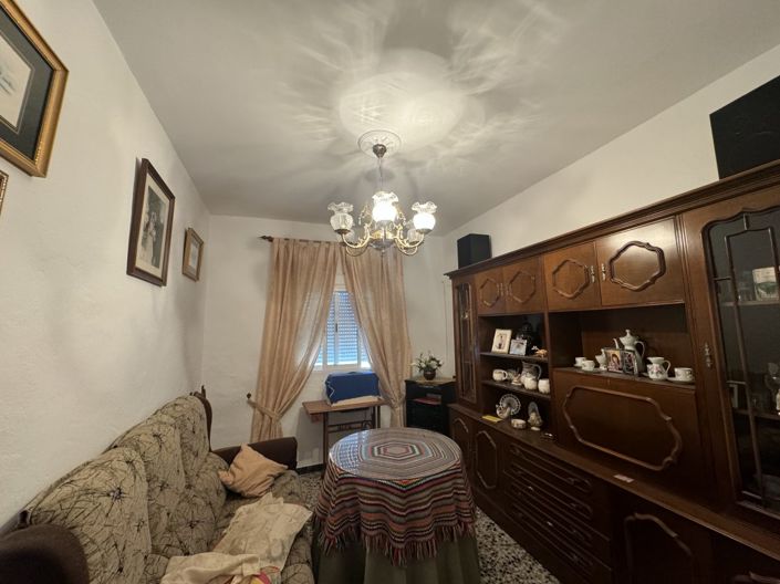 Image No.5-3 Bed Property for sale