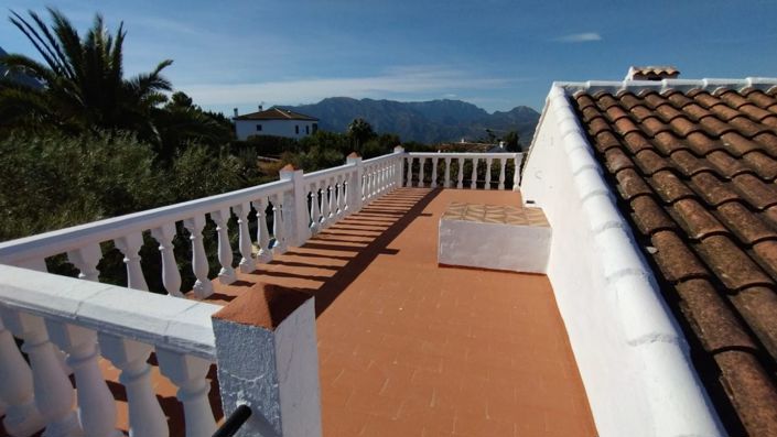 Image No.6-6 Bed Property for sale