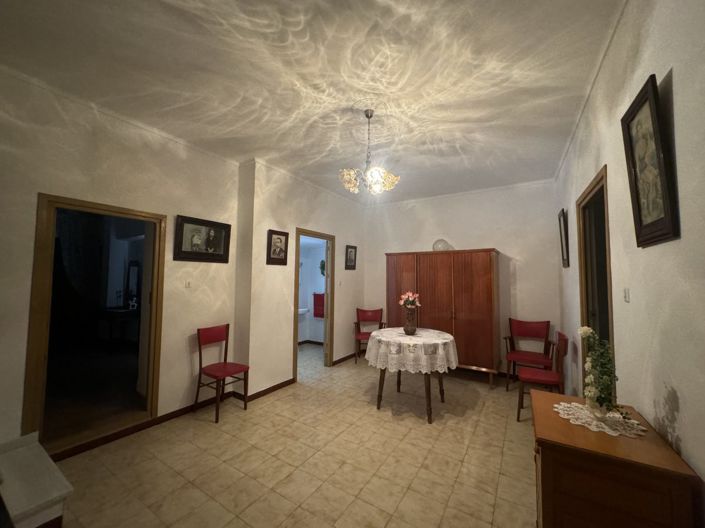 Image No.12-6 Bed Townhouse for sale