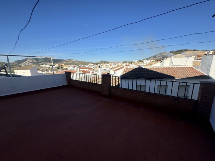 Image No.22-6 Bed Townhouse for sale