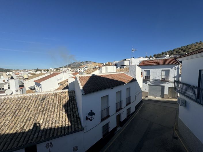 Image No.23-6 Bed Townhouse for sale