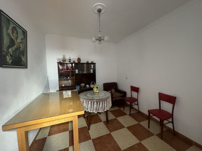 Image No.10-6 Bed Townhouse for sale