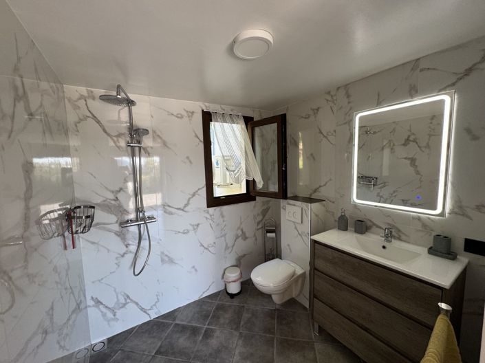 Image No.28-4 Bed Property for sale