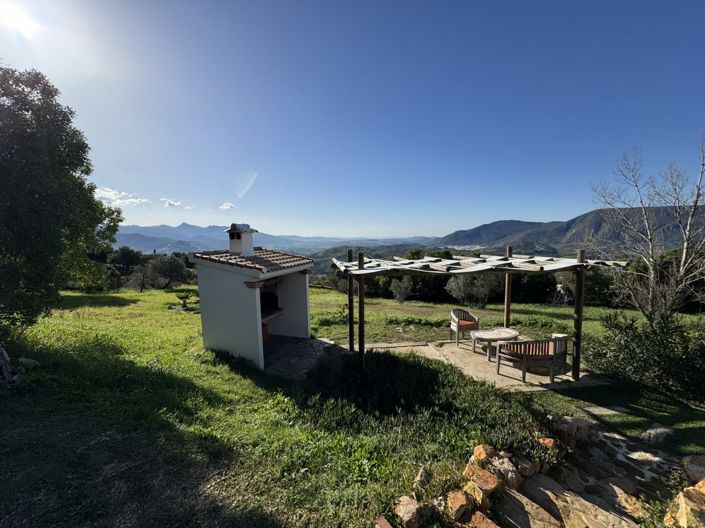 Image No.6-4 Bed Property for sale