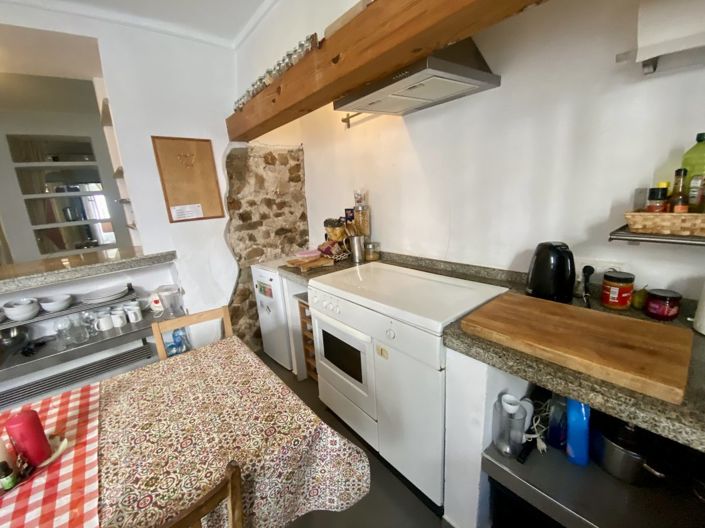 Image No.12-3 Bed Property for sale