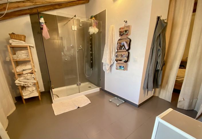 Image No.20-3 Bed Property for sale