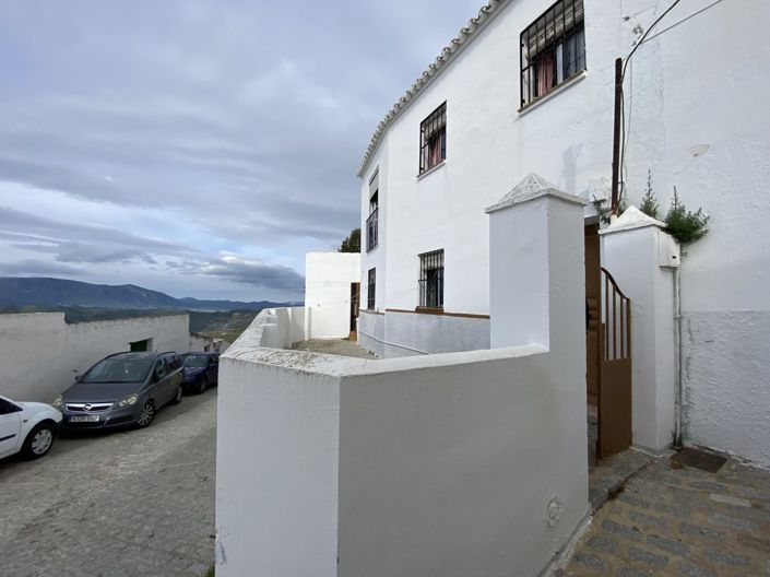 Image No.1-3 Bed Townhouse for sale