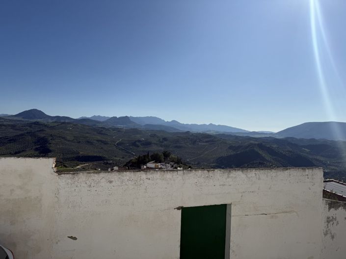 Image No.35-3 Bed Townhouse for sale