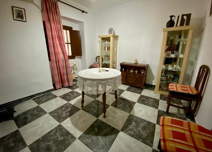 Image No.10-4 Bed Townhouse for sale