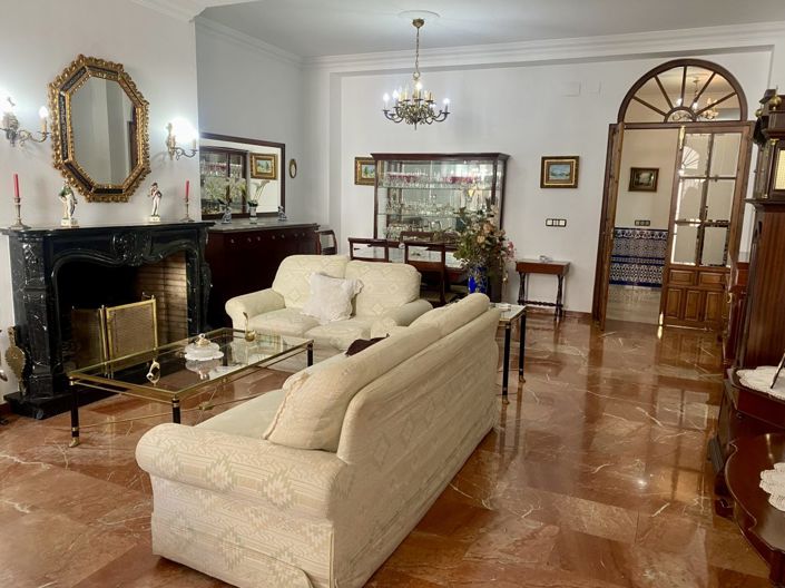 Image No.21-7 Bed Property for sale