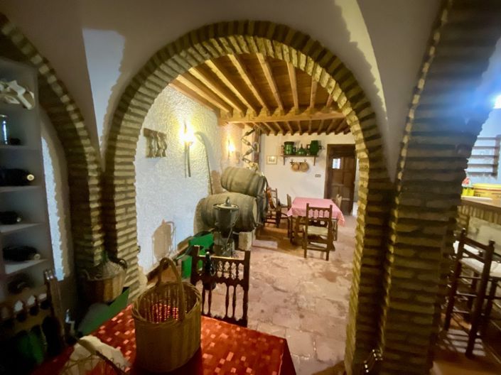 Image No.34-7 Bed Property for sale