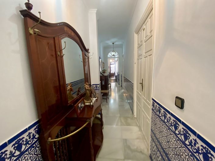 Image No.43-7 Bed Property for sale