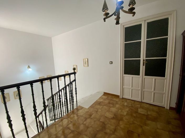 Image No.46-7 Bed Property for sale