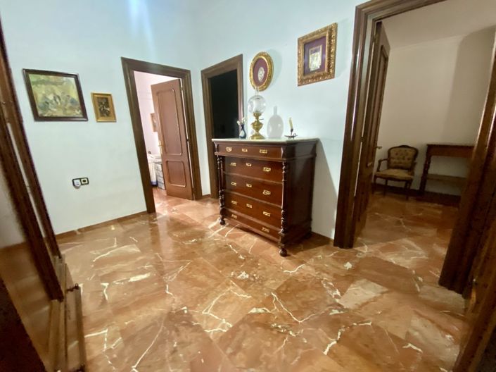 Image No.54-7 Bed Property for sale