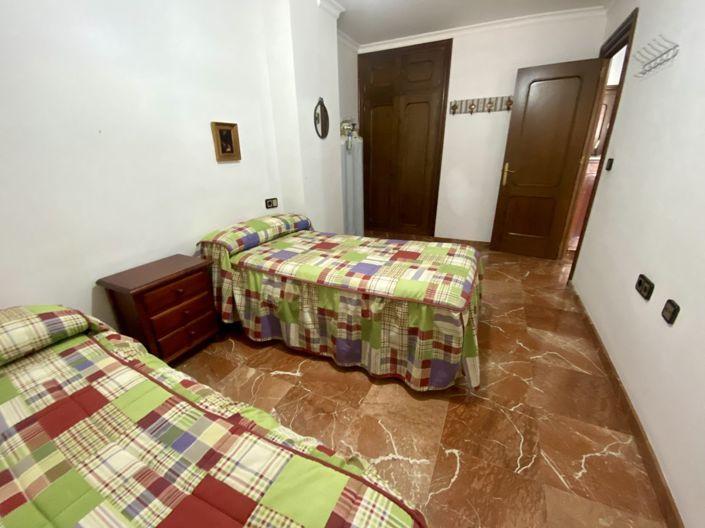 Image No.56-7 Bed Property for sale