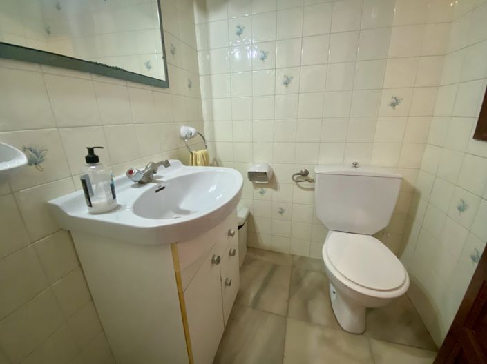 Image No.10-7 Bed Property for sale