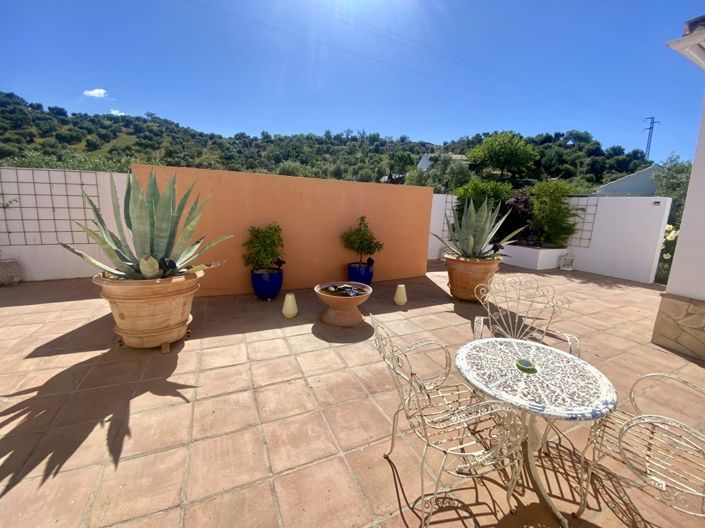 Image No.27-2 Bed Property for sale