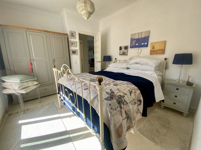 Image No.41-2 Bed Property for sale