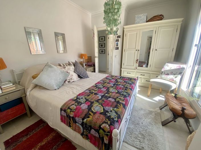 Image No.43-2 Bed Property for sale