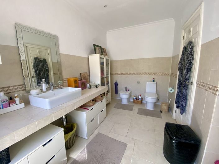 Image No.45-2 Bed Property for sale