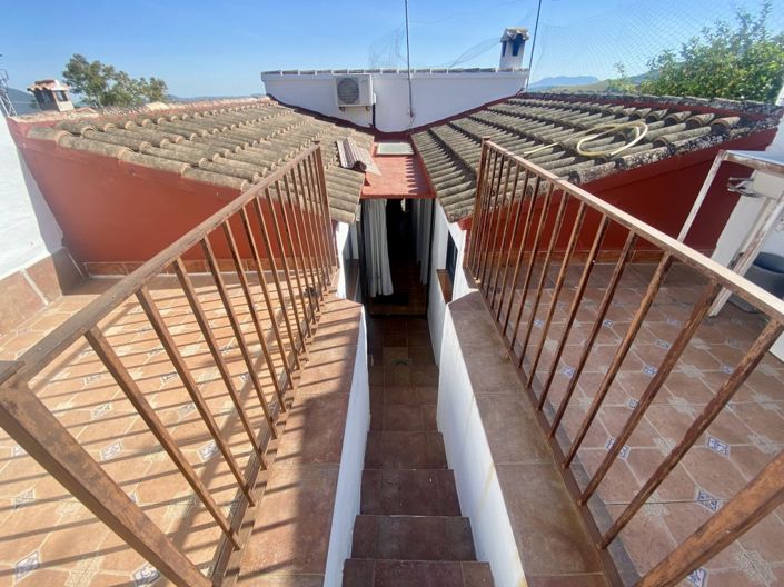 Image No.19-3 Bed Townhouse for sale