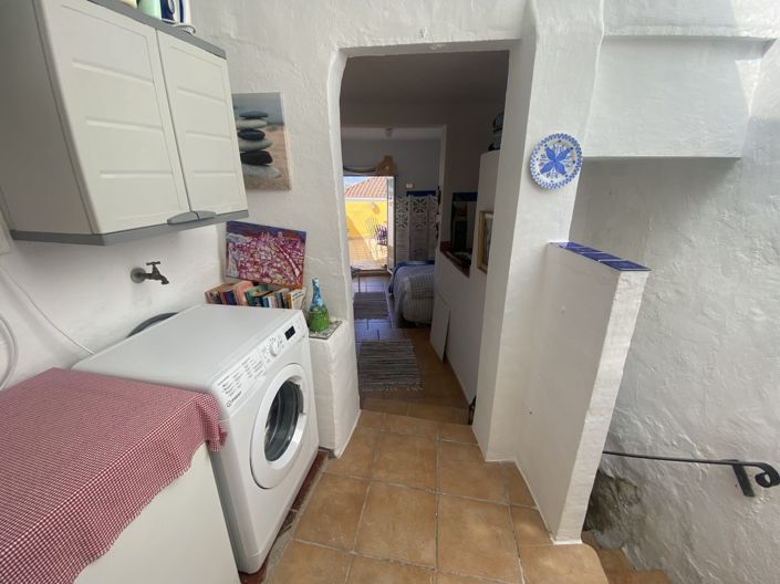 Image No.18-2 Bed Property for sale