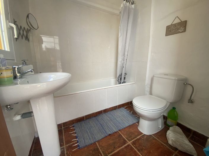 Image No.19-2 Bed Property for sale