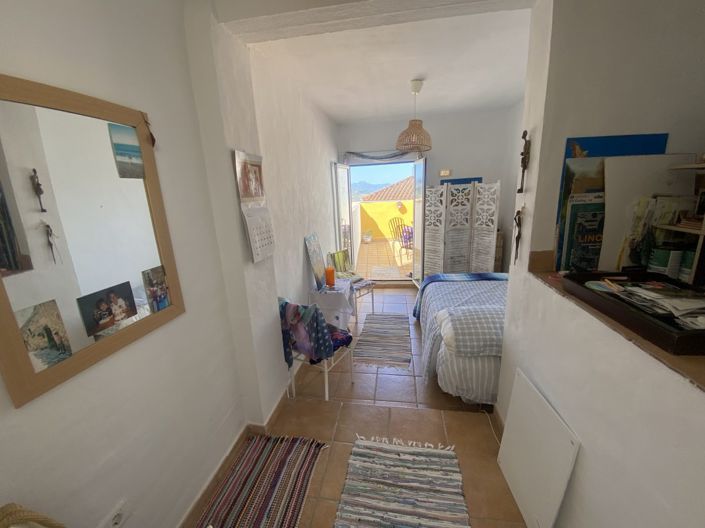 Image No.20-2 Bed Property for sale