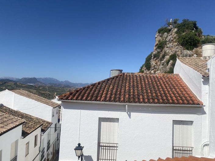 Image No.25-2 Bed Property for sale