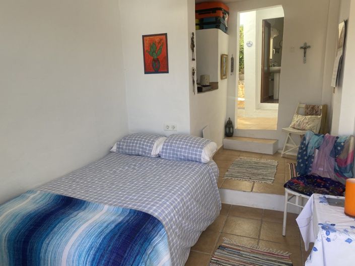 Image No.27-2 Bed Property for sale