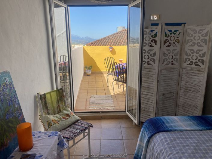 Image No.28-2 Bed Property for sale