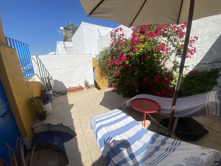 Image No.33-2 Bed Property for sale