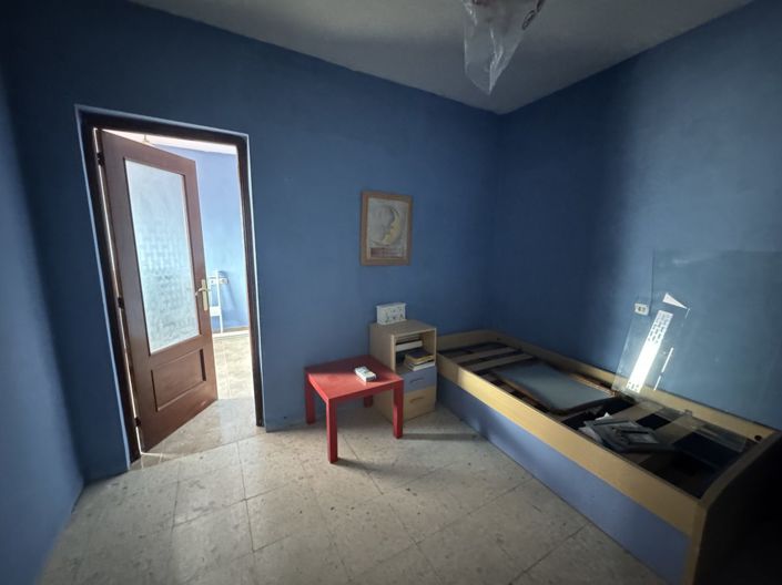 Image No.13-5 Bed Townhouse for sale