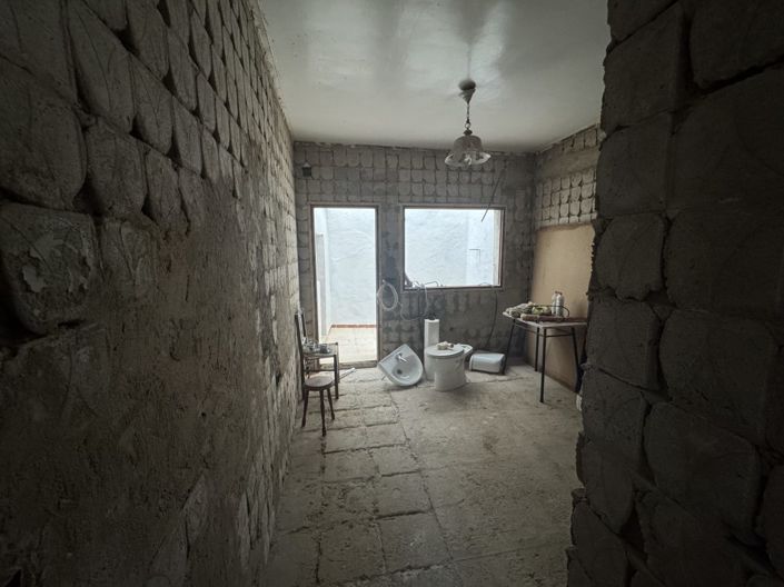 Image No.2-5 Bed Townhouse for sale