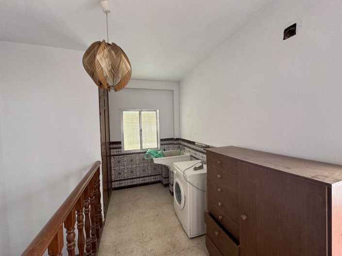 Image No.22-5 Bed Townhouse for sale