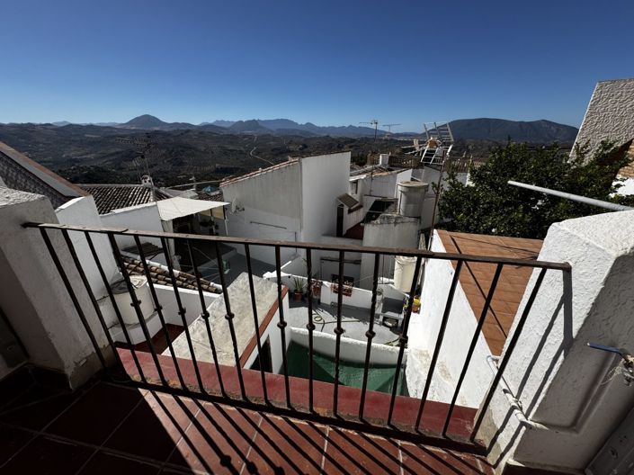 Image No.1-3 Bed Property for sale