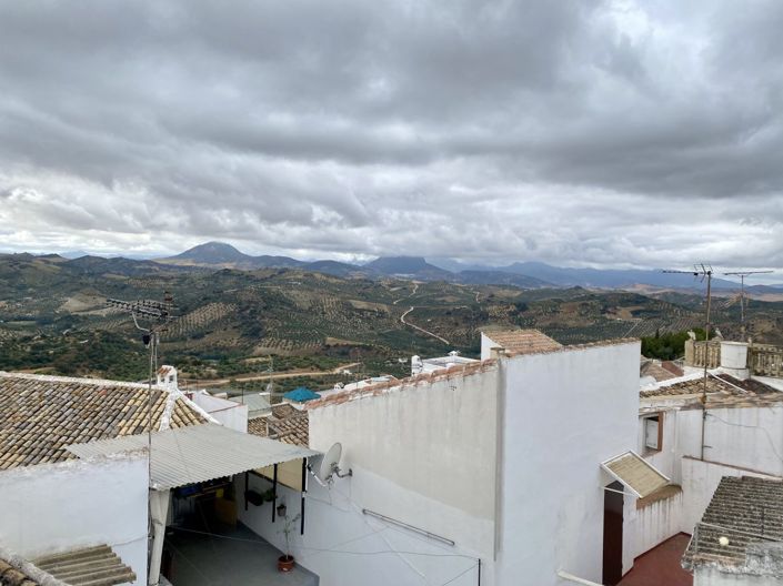 Image No.27-3 Bed Property for sale