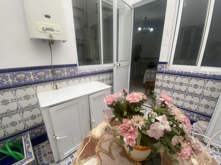 Image No.16-4 Bed Townhouse for sale