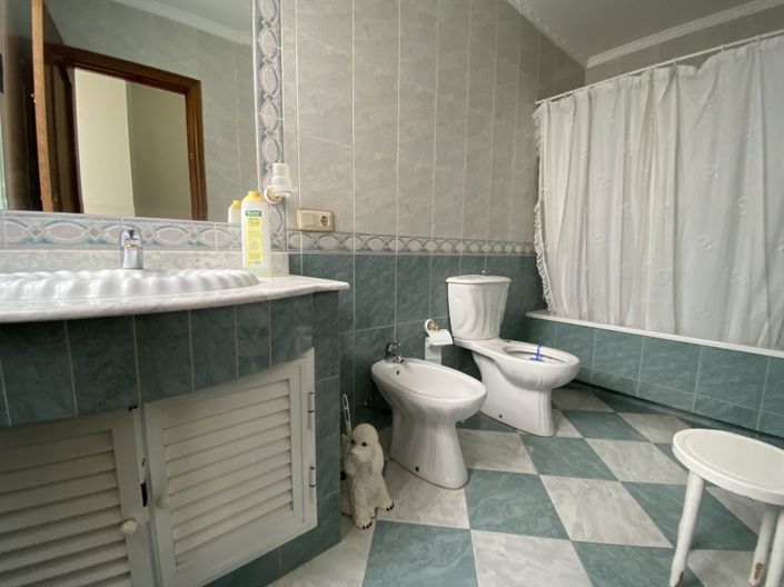 Image No.19-4 Bed Townhouse for sale