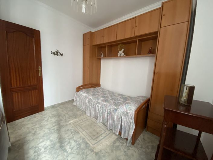 Image No.30-4 Bed Townhouse for sale