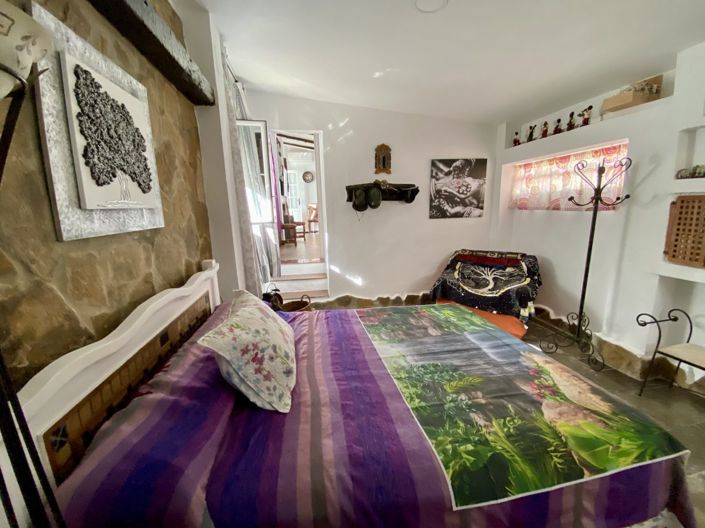 Image No.16-2 Bed Townhouse for sale