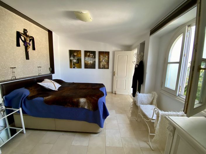 Image No.25-2 Bed Townhouse for sale