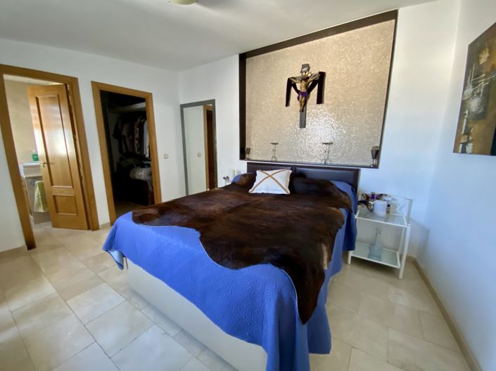 Image No.26-2 Bed Townhouse for sale