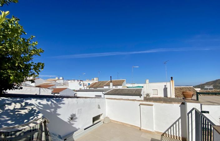 Image No.47-2 Bed Townhouse for sale