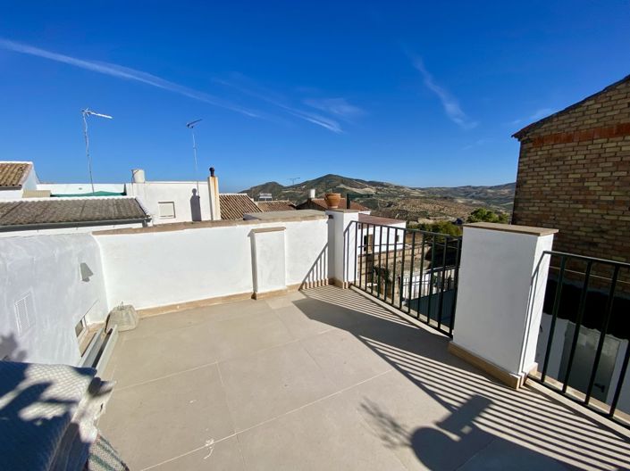 Image No.48-2 Bed Townhouse for sale